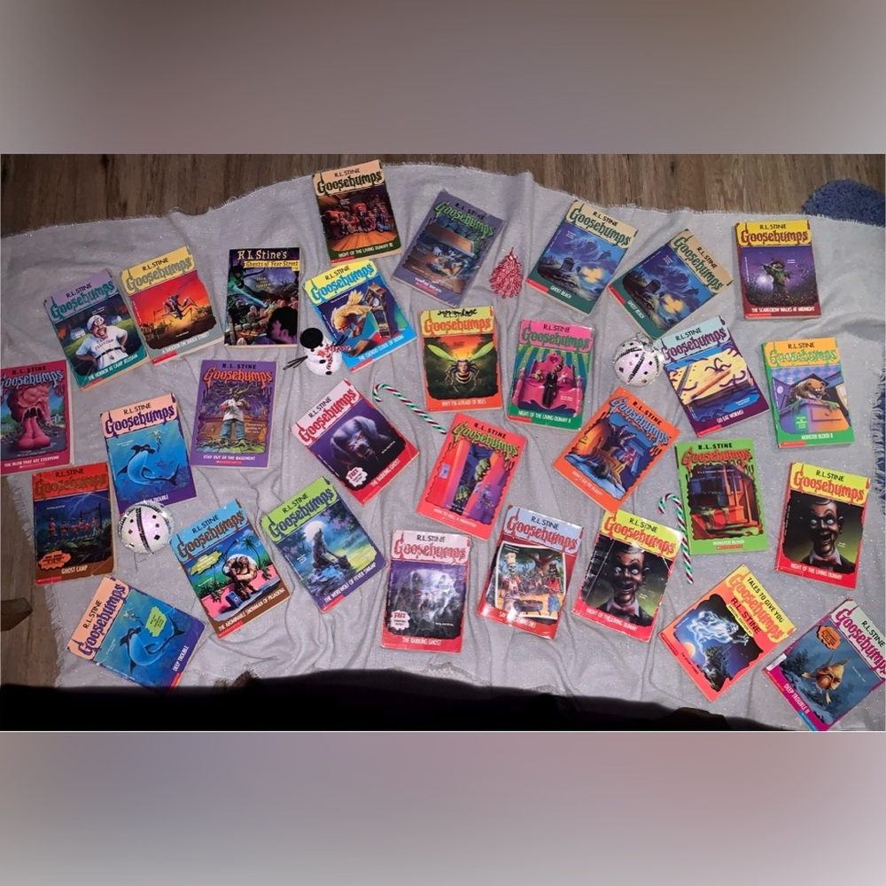 Goosebumps books Lot or can split up🤓